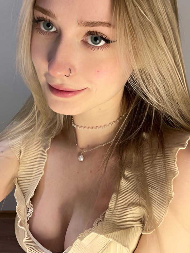 Галина привлекальеная девушка из Лодейного поля цена от 1500 руб