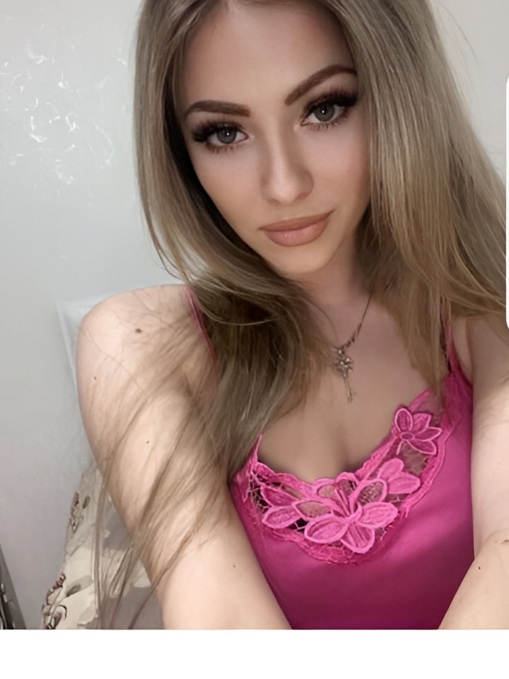 Рената привлекальеная девушка из Лодейного поля цена от 5000 руб