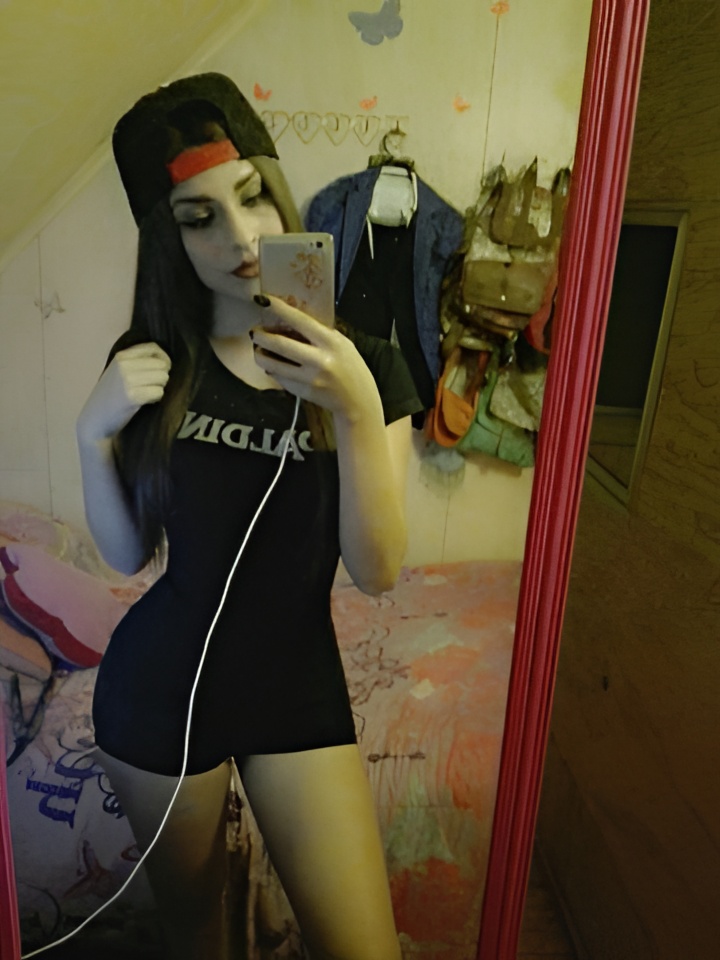 Рената привлекальеная девушка из Лодейного поля цена от 3000 руб