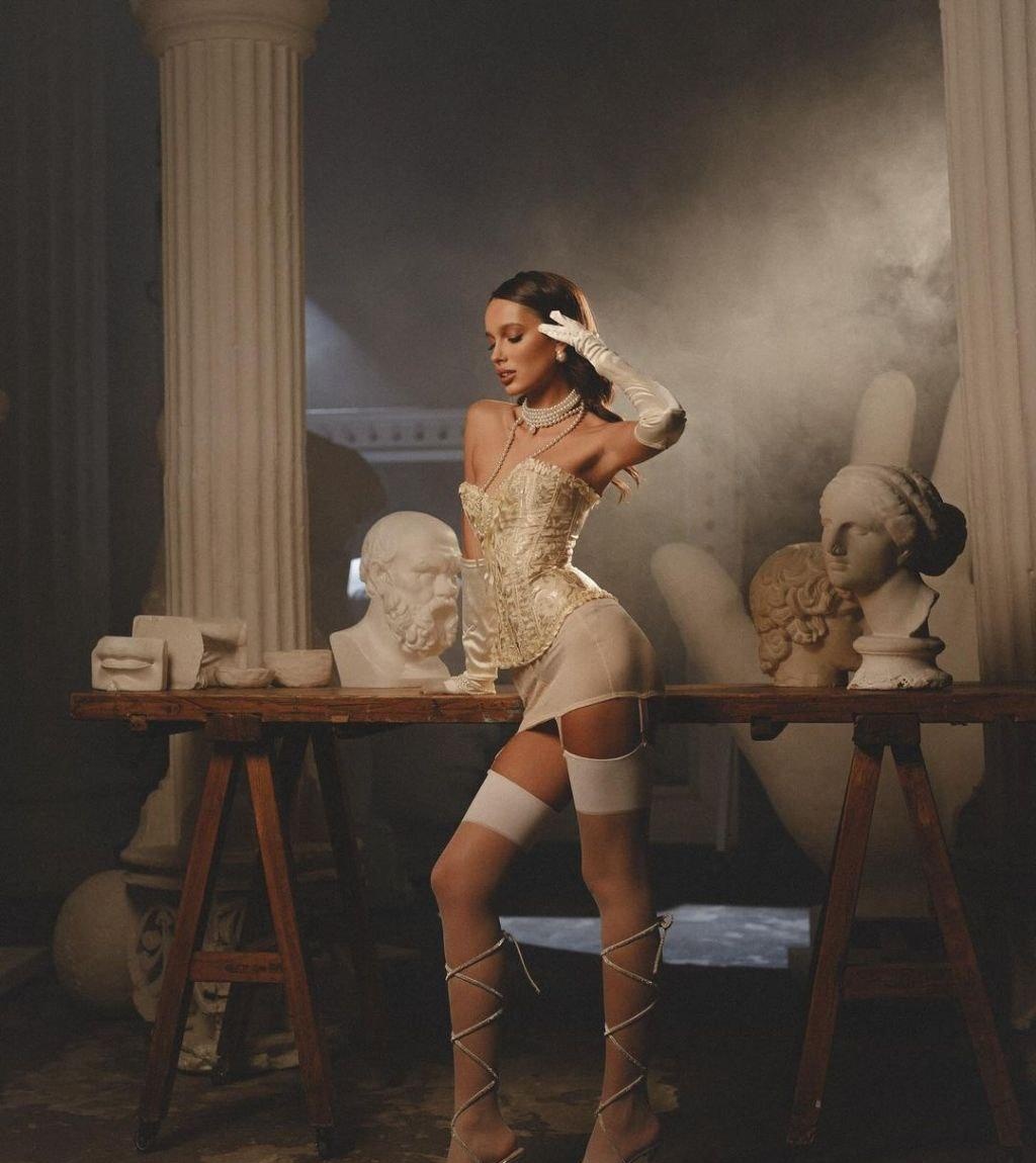 Анюта привлекальеная девушка из Лодейного поля цена от 7000 руб