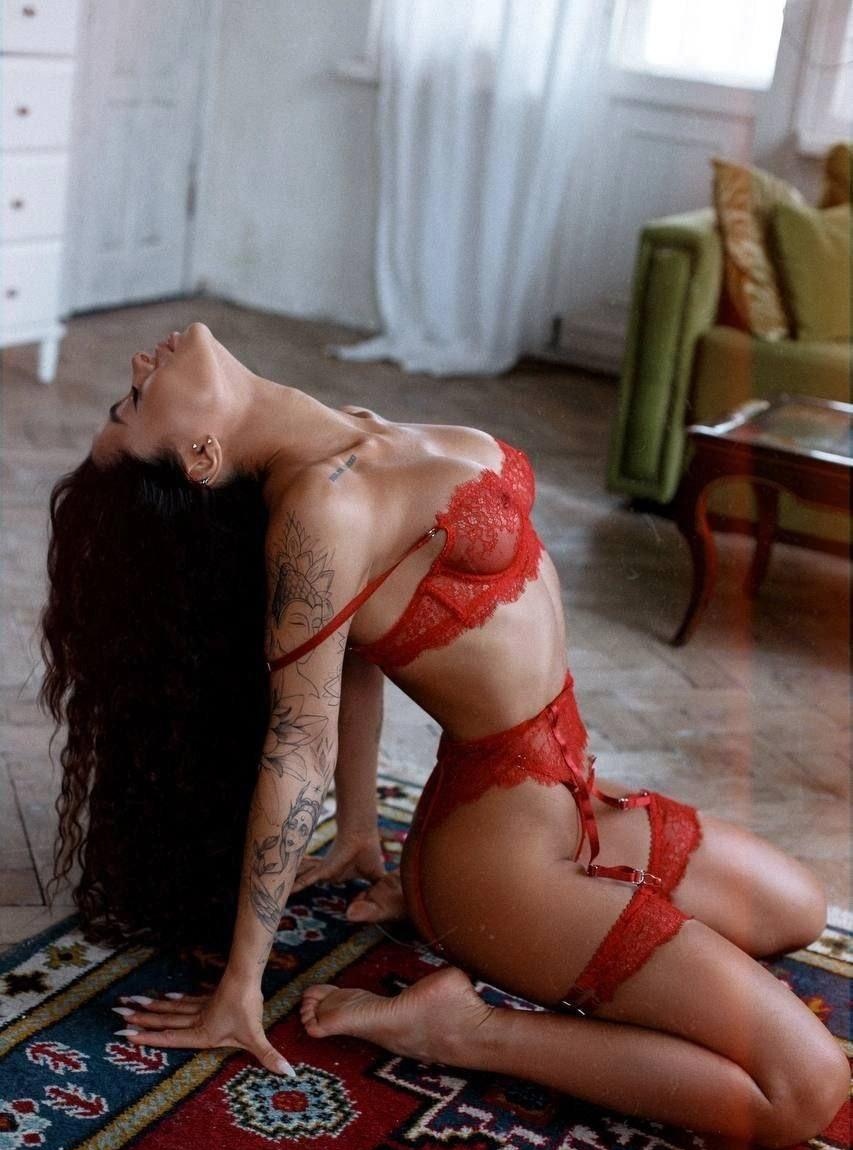 Мия привлекальеная девушка из Лодейного поля цена от 5000 руб