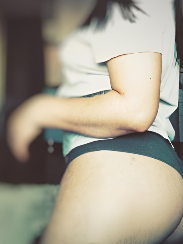 Нина привлекательная девушка из Лодейного поля цена от 2500 руб