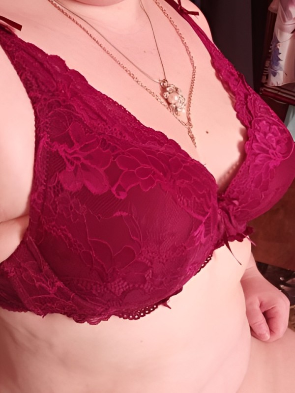 София привлекательная девушка из Лодейного поля цена от 5000 руб