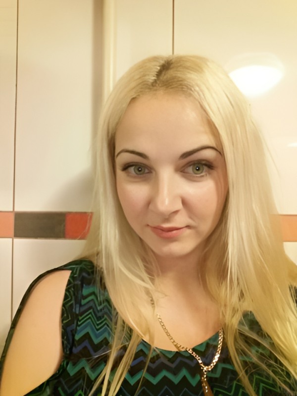 София привлекательная девушка из Лодейного поля цена от 3000 руб