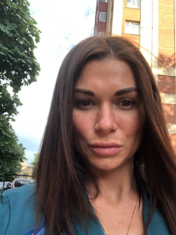 Светлана привлекательная девушка из Лодейного поля цена от 4000 руб