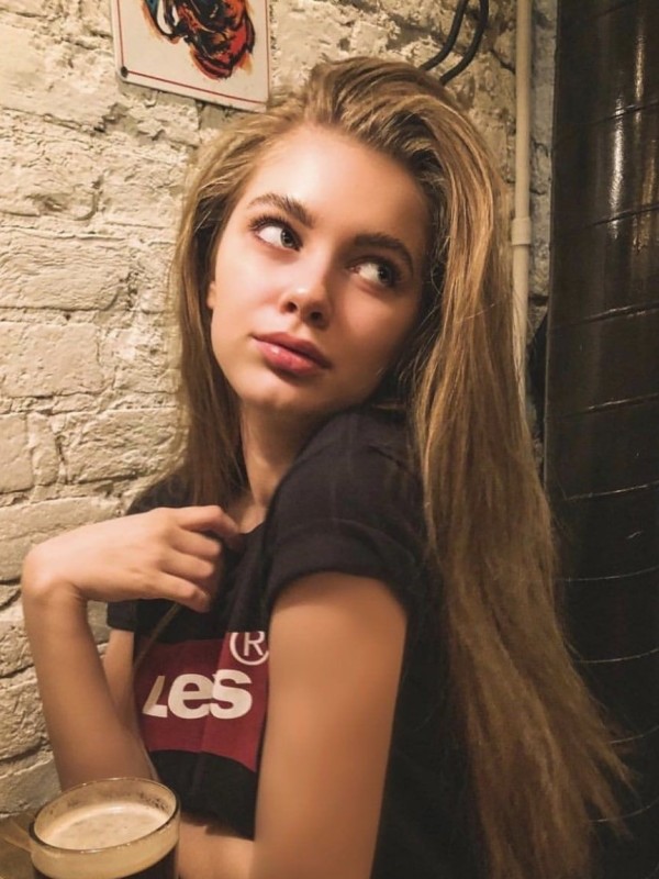 Оля привлекательная девушка из Лодейного поля цена от 3000 руб