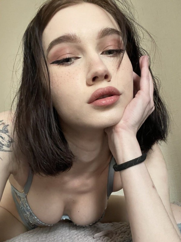 Яна привлекательная девушка из Лодейного поля цена от 3000 руб