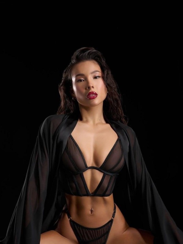 АСЯ привлекательная девушка из Лодейного поля цена от 6000 руб